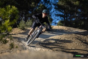 Hemos probado la Orbea Rise 2025 y va directa a nuestra lista de favoritas