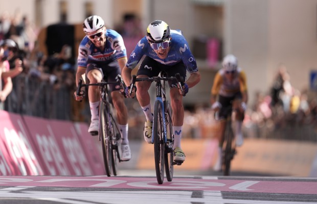 Pelayo Sánchez surpreende com uma grande vitória na 6ª etapa do Giro d'Italia 2024
