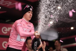 Decathlon-AG2R La Mondiale asombra también en el Giro de Italia 2024