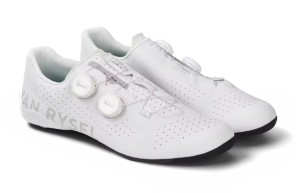 The new DECATHLON AG2R LA MONDIALE equipment is now on sale