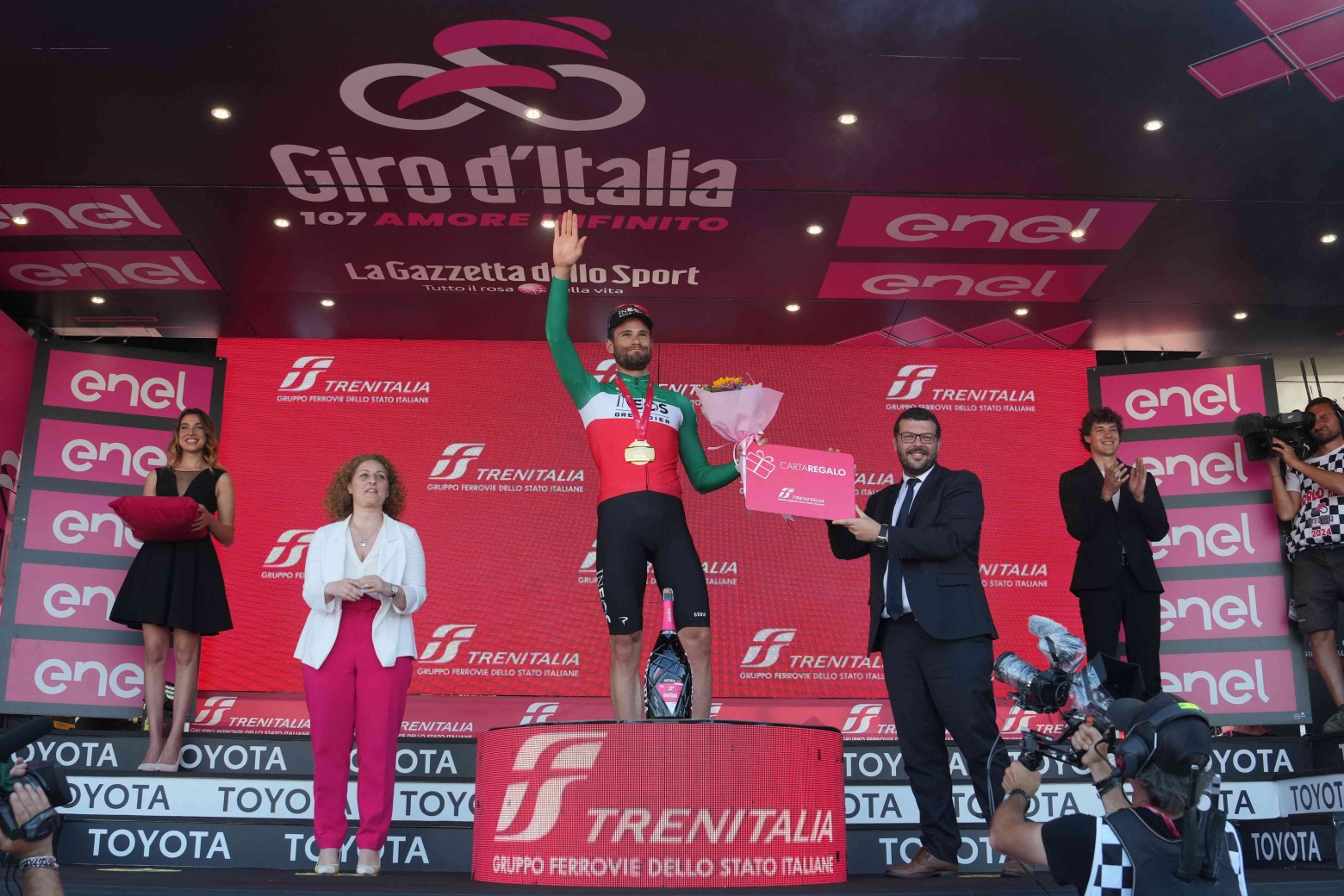 Filippo Ganna crono Giro d'Italia 2024 The Science of Speed: How Aero-Engineering and Human Performance are Redefining the Time Trial