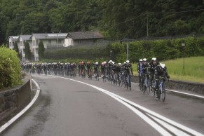 The snow cuts off stage 16 of the Giro d'Italia 2024, which is once again won by Pogacar