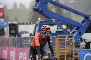 The snow cuts off stage 16 of the Giro d'Italia 2024, which is once again won by Pogacar