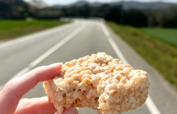 Barres de riz croustillantes, la recette qui triomphe dans le peloton