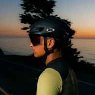 New Oakley Aro 7: integrated lens is back in style