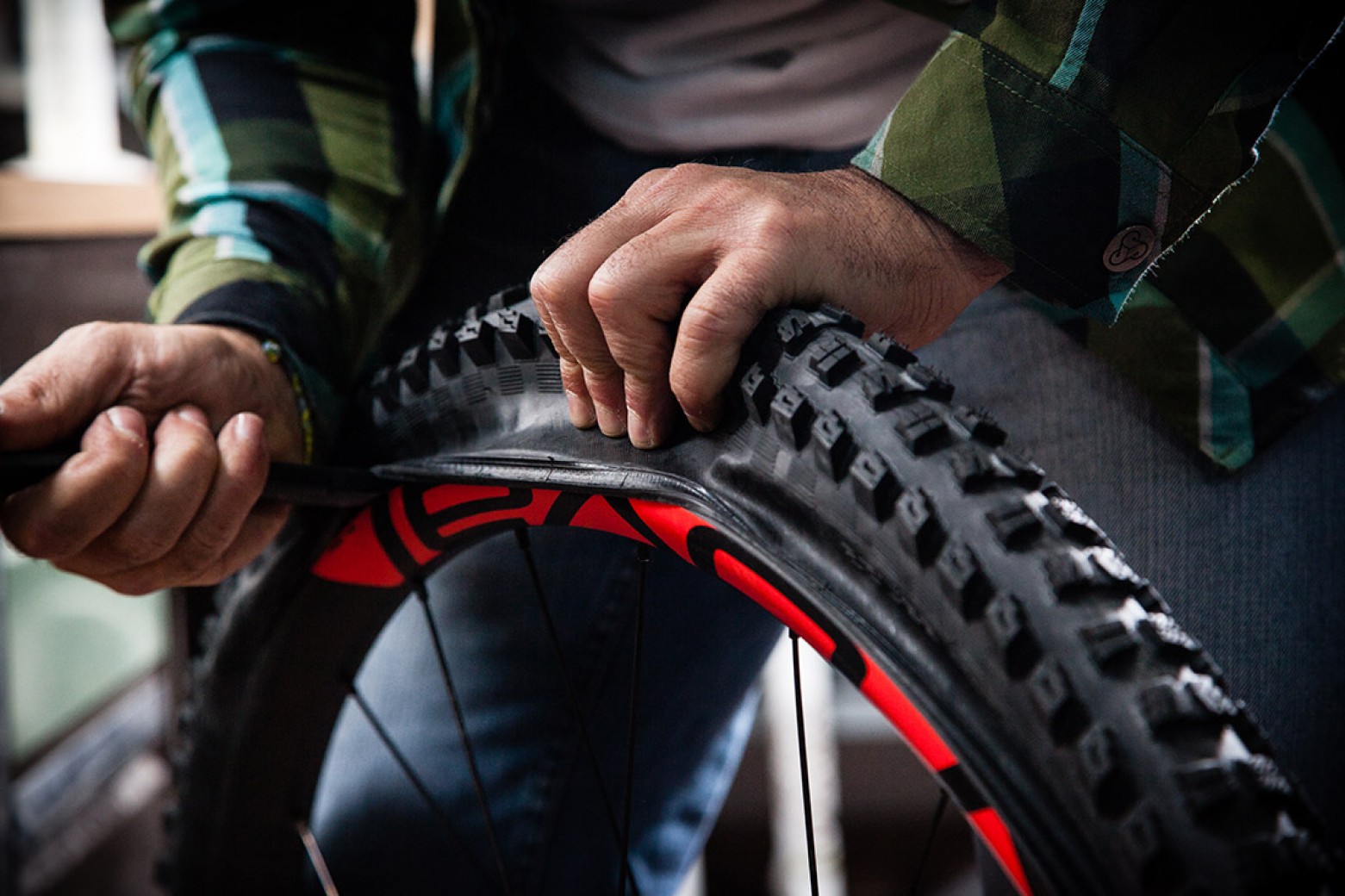 maintaining tubeless mountain bike tires