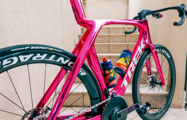 A espetacular Trek Madone SLR "Ciclamino" de Jonny Milan