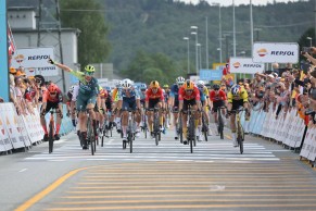 Van Aert rejoint l'entraînement de Vingegaard avant de décider de l'équipe pour le Tour