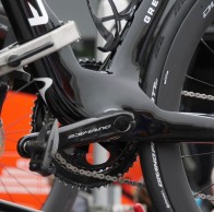 INEOS Grenadiers revela uma nova Pinarello Dogma F em competição