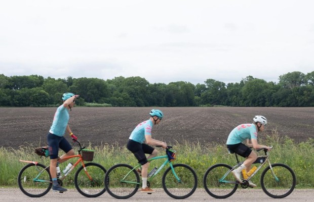 Pode-se fazer uma corrida de gravel de 320 km em uma bicicleta de 180€?
