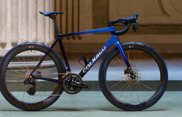 Mais de 54.000 euros pela Colnago C68 que Pogacar montou no dia anterior ao Tour