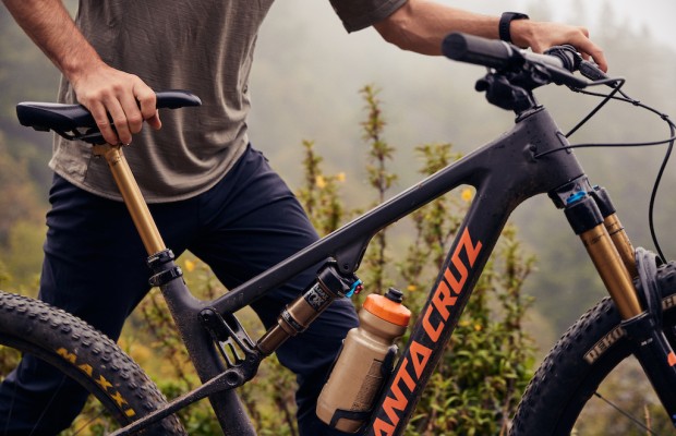 Une nouvelle tige de selle télescopique Fox sans fil a été filtrée