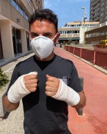 Purito Rodríguez sufre una dura caída y acaba con las dos manos escayoladas