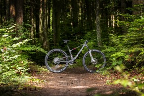 New SCOTT SPARK RC x FLIGHT ATTENDANT: they debut with a new frame, electronic suspensions and are not the most expensive in the catalog