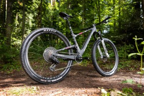 New SCOTT SPARK RC x FLIGHT ATTENDANT: they debut with a new frame, electronic suspensions and are not the most expensive in the catalog