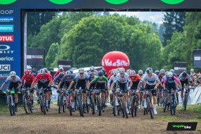 Sam Gaze gana en un sprint final a cinco la Copa del Mundo XCC de Val di Sole