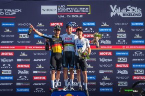 Sam Gaze gana en un sprint final a cinco la Copa del Mundo XCC de Val di Sole