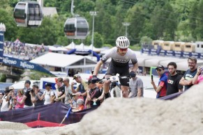 Nino Schurter vence a 36ª na Copa do Mundo XCO de Val di Sole
