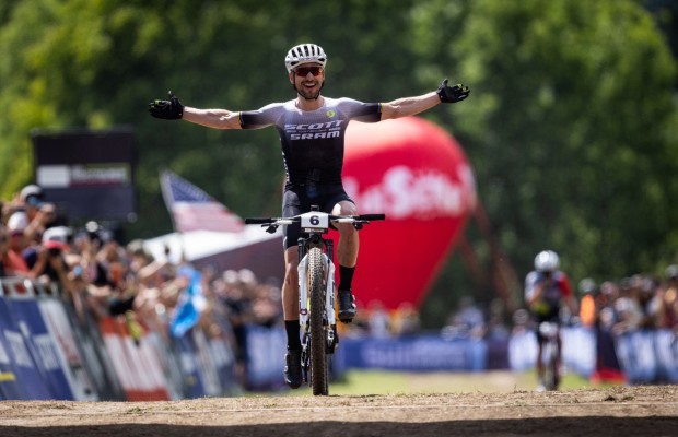 Nino Schurter remporte la 36e manche de la Coupe du Monde XCO à Val di Sole.