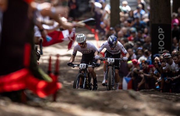 Nino Schurter réfléchit sur ses nouveaux rivaux dans cette vidéo : "J'ai toujours le feu en moi"