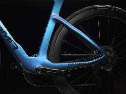 Le nouveau Pinarello Dogma F est plus léger et aérodynamique
