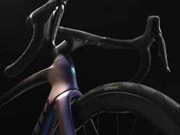 Le nouveau Pinarello Dogma F est plus léger et aérodynamique