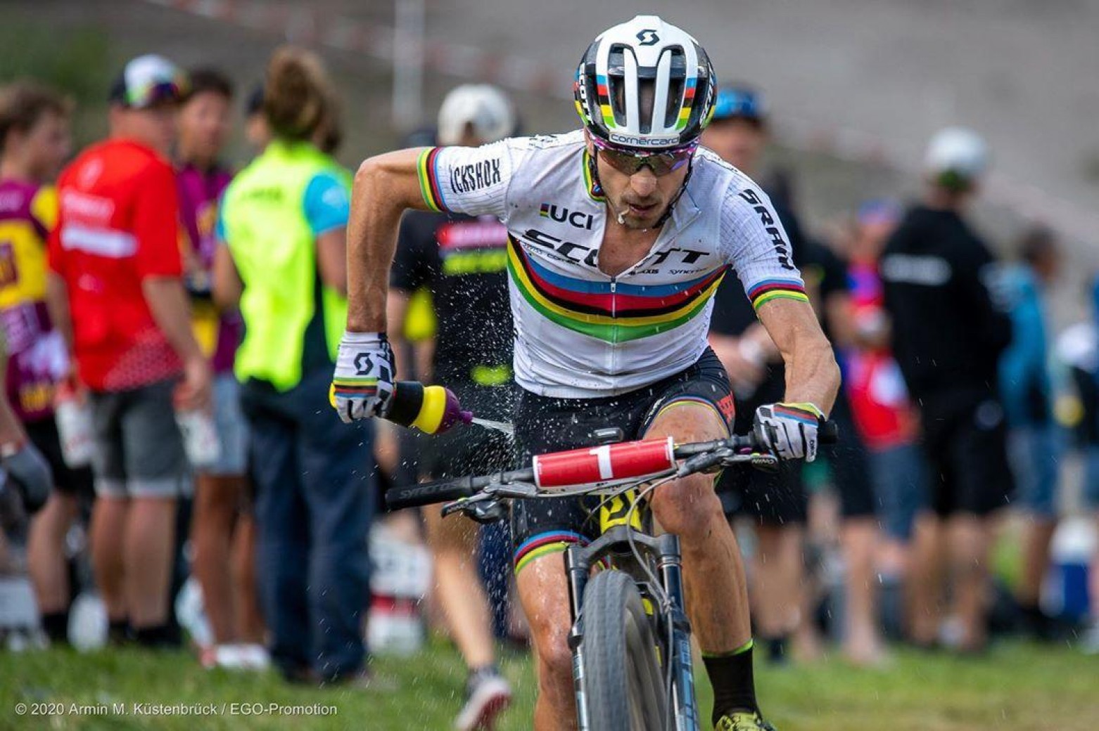 Nino Schurter and Sina Frei win the first race of the year