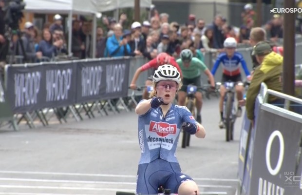 Puck Pieterse exibe técnica e potência para vencer o Short Track feminino em Crans Montana