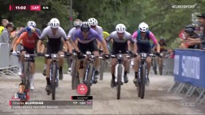 Do último ao primeiro, Pidcock firma outra épica recuperação para vencer o Short Track de Crans Montana