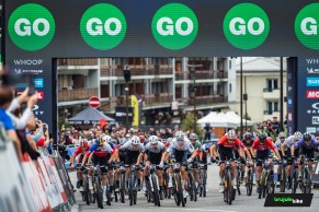 De último a primero, Pidcock firma otra épica remontada para ganar el Short Track de Crans Montana