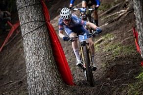 Puck Pieterse presume de técnica y potencia para ganar el Short Track femenino en Crans Montana