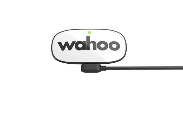 Adeus às pilhas de botão com o Wahoo TRACKR, um monitor de frequência cardíaca recarregável