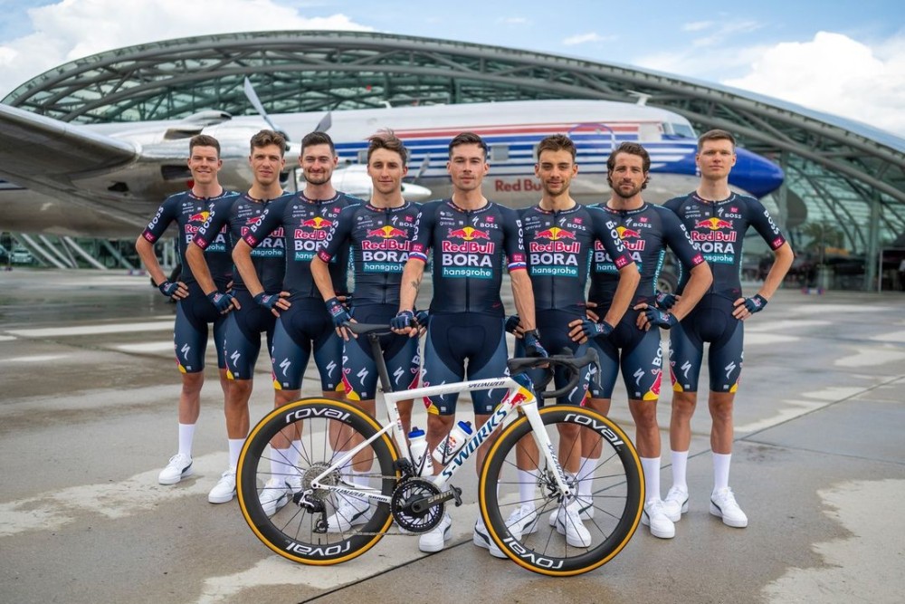 Red Bull llega de manera oficial al pelotón, así es la nueva imagen del ...