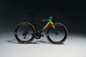 En vente jusqu'à la fin de l'année, le Wilier CVNDSH x Filante SLR, le vélo avec lequel Cavendish fait ses adieux au cyclisme