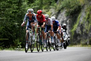 Romain Bardet first leader of the Tour de France 2024 in an agonizing finish