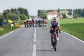 Girmay wins the first sprint of the Tour de France 2024