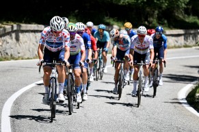 Amazing performance by Tadej Pogacar in the Alps. The Slovenian regains the lead