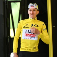 Amazing performance by Tadej Pogacar in the Alps. The Slovenian regains the lead