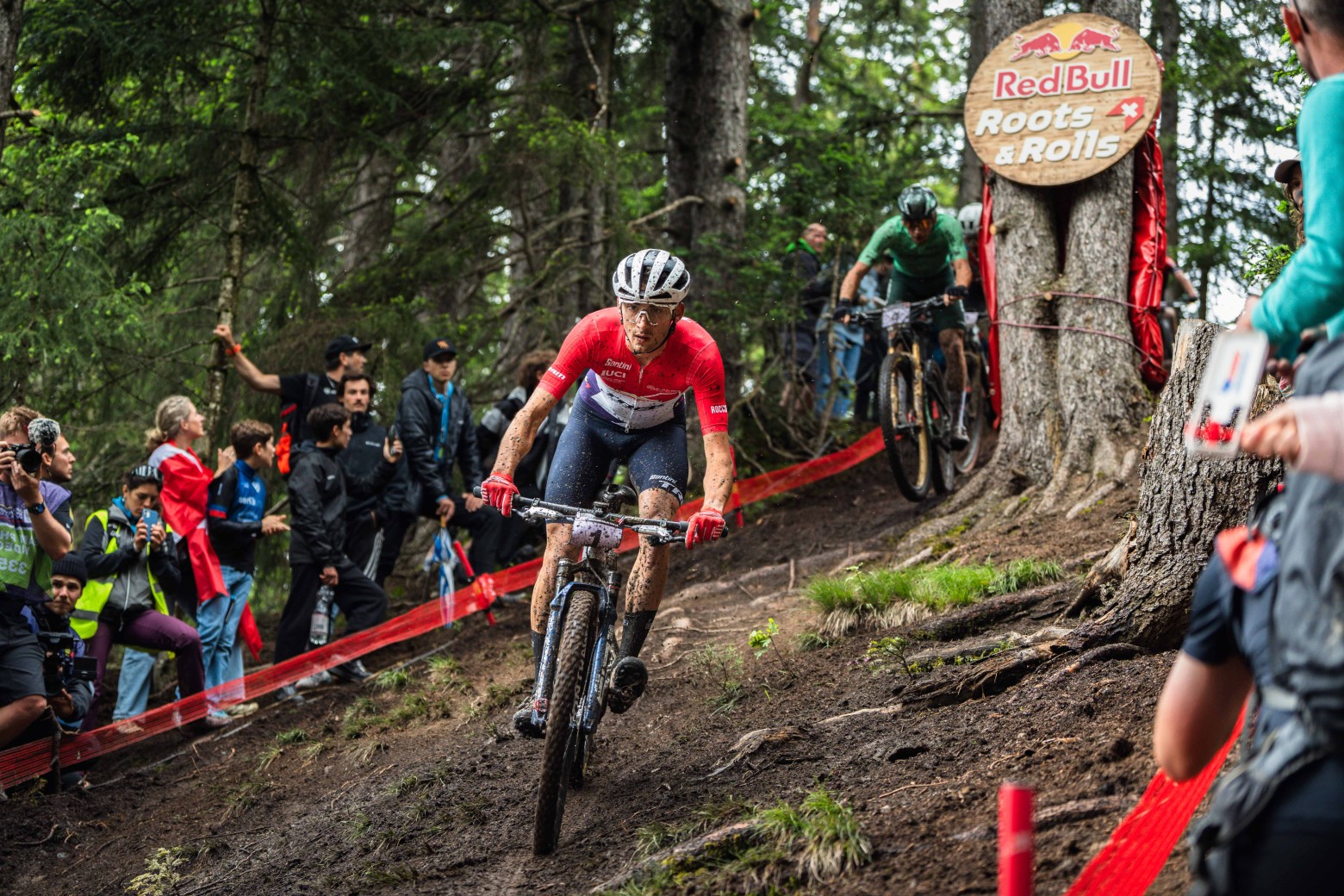 The U23 Riley Amos rises to number 1 in the UCI ranking ahead of ...