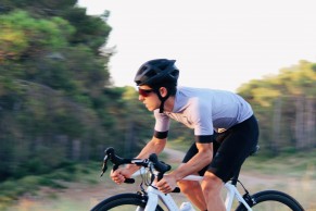 Vestta, la nueva equipación ciclista personalizable de Decathlon