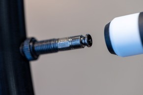 Schwalbe quiere cambiar todas las válvulas de bici con su sistema CLIK VALVE