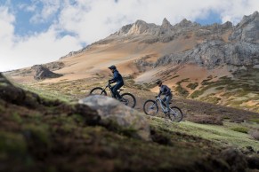 DJI enters the cycling world with its new eBikes brand Amflow and its own Avinox Drive System motor