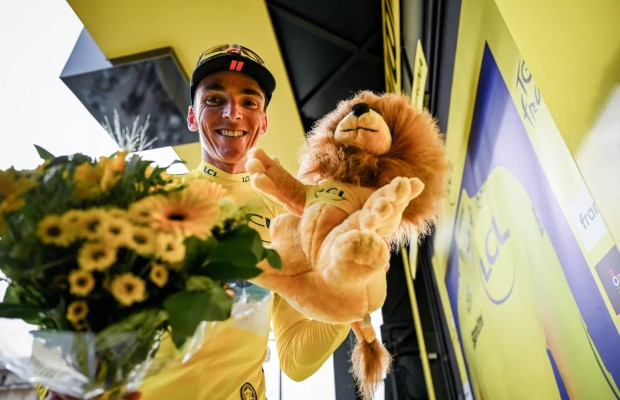 Quelle histoire se cache derrière le lion en peluche du Tour de France ?