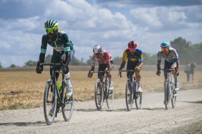 The cyclists of the Tour de France 2024 give us a beautiful stage on the Chemins Blanc de Troyes