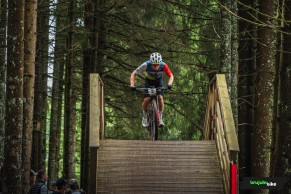 Alan Hatherly firma el doblete y gana también la Copa del Mundo XCO de Les Gets