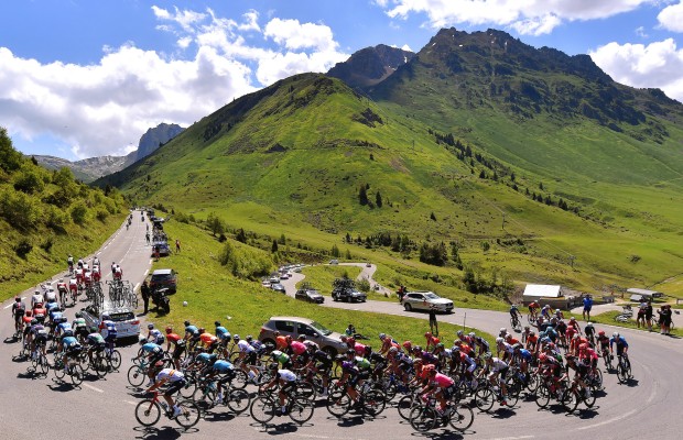 The 8 most emblematic mountain passes of the Tour de France