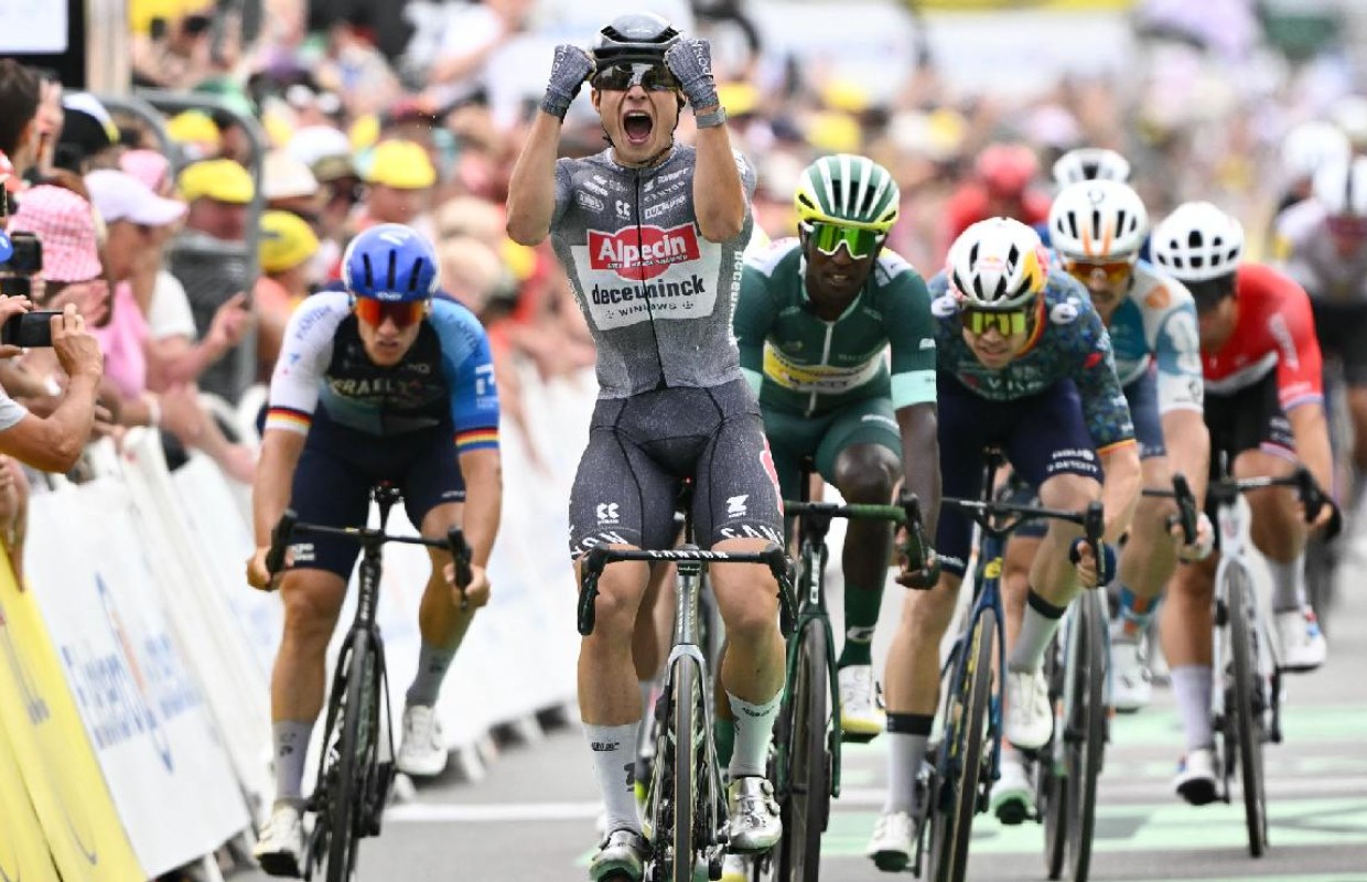 Jasper Philipsen wins a lackluster stage 10 of the Tour de France 2024