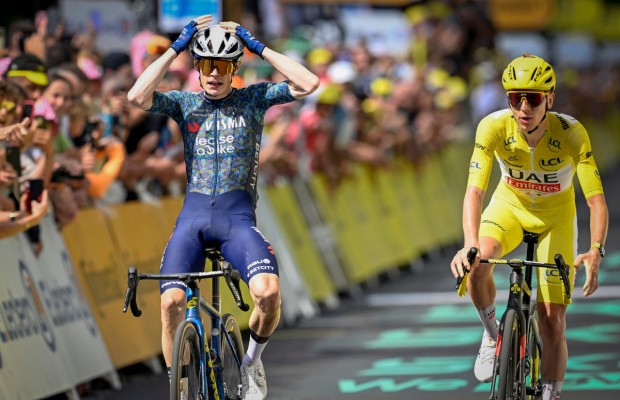Coup moral de Jonas Vingegaard qui remporte l'étape contre Tadej Pogacar