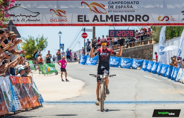 David Valero hace historia con el noveno Campeonato de España XCO
