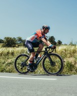 Victor Campenaerts culmina con victoria una etapa sólo para gente selecta